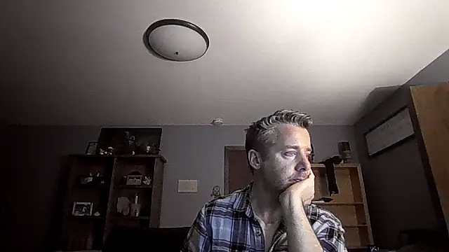 chrisw8140 online show from March 17, 2026, 5:55 am