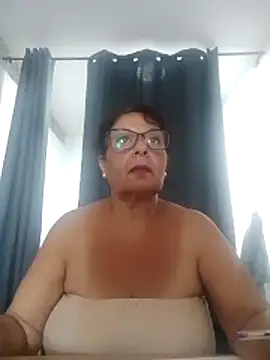 Snapshot of anaisytu chatting on June 4, 2026, 9:59 am anaisytu online show from June 4, 2026, 9:59 am