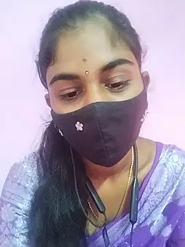 Snapshot of Tamil_Hot_RoyalQueen chatting on January 14, 2026, 3:01 am Tamil Hot RoyalQueen online show from January 14, 2026, 3:01 am