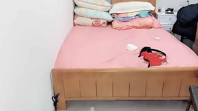 xixi 521 online show from February 16, 2026, 1:07 pm