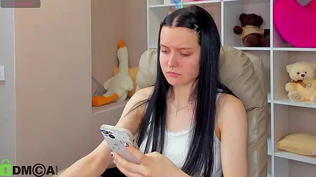 Snapshot of Kessi_Millisis chatting on February 3, 2026, 12:31 am Kessi Millisis online show from February 3, 2026, 12:31 am