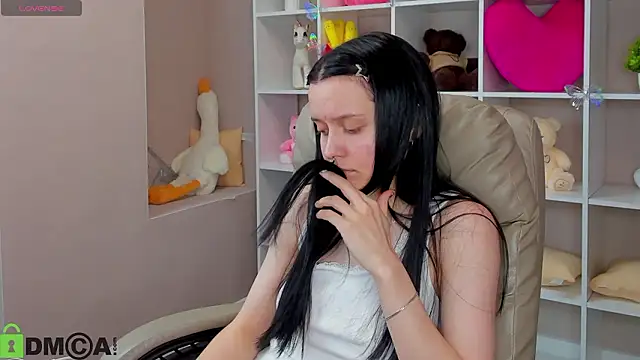 Snapshot of Kessi_Millisis chatting on February 3, 2026, 6:40 am Kessi Millisis online show from February 3, 2026, 6:40 am