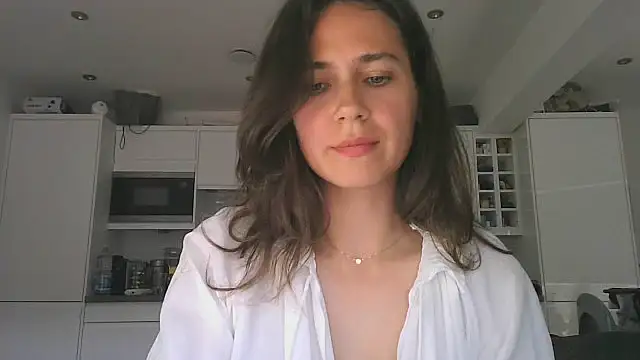 Luxyssa online show from June 23, 2026, 1:53 pm