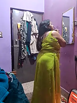 deepakjii94 online show from January 14, 2026, 4:01 pm