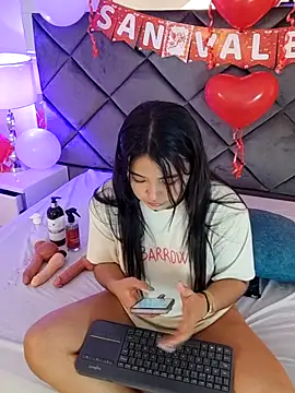 Lucia fastcollins online show from February 12, 2026, 1:06 pm