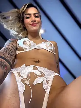 SweetTroubleXXX online show from February 3, 2026, 1:05 pm