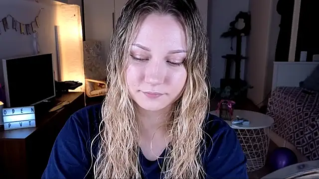 Snapshot of missyourtouch chatting on April 22, 2026, 5:36 pm missyourtouch online show from April 22, 2026, 5:36 pm