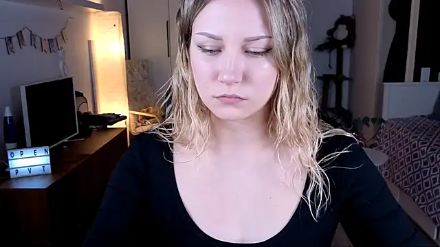 Snapshot of missyourtouch chatting on April 24, 2026, 6:21 pm missyourtouch online show from April 24, 2026, 6:21 pm