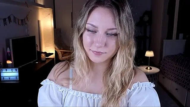 Snapshot of missyourtouch chatting on May 13, 2026, 7:55 pm missyourtouch online show from May 13, 2026, 7:55 pm