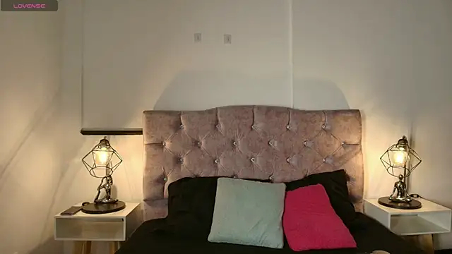 Ethan Briggs  online show from April 3, 2026, 3:48 am