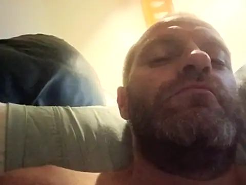 sterng6969 online show from May 5, 2026, 7:27 am