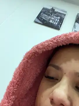 Pretty  Milf online show from March 8, 2026, 11:25 am