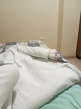 Snapshot of Roberrr69 chatting on January 13, 2026, 12:49 am Roberrr69 online show from January 13, 2026, 12:49 am