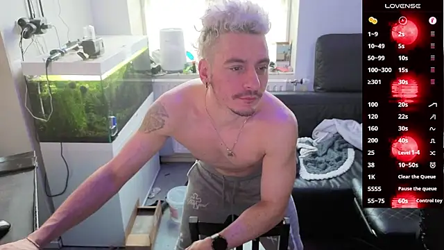 Rayzel White online show from February 16, 2026, 1:18 pm