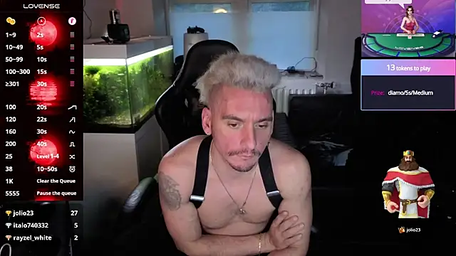 Rayzel White online show from June 9, 2026, 8:09 pm