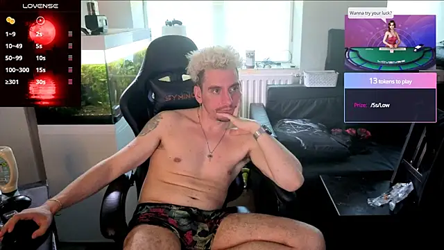 Rayzel White online show from June 25, 2026, 6:01 pm