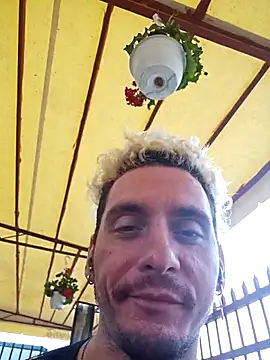 Rayzel White online show from July 22, 2026, 11:13 am