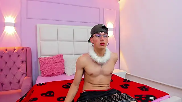 Snapshot of Alexander_Collinss chatting on February 17, 2026, 3:47 am Alexander Collinss online show from February 17, 2026, 3:47 am