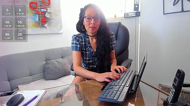 Snapshot of loretta_fraser chatting on May 15, 2026, 1:07 pm loretta fraser online show from May 15, 2026, 1:07 pm