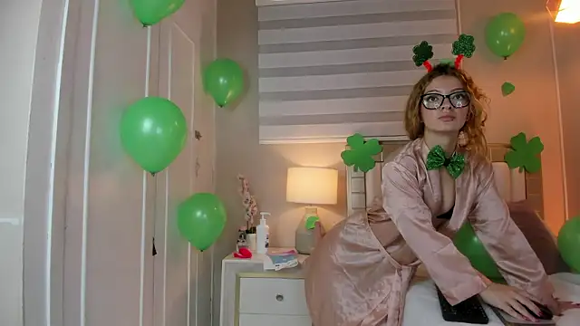 isabela  x online show from March 16, 2026, 11:36 am