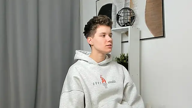 MarcyRoches online show from January 15, 2026, 2:10 pm