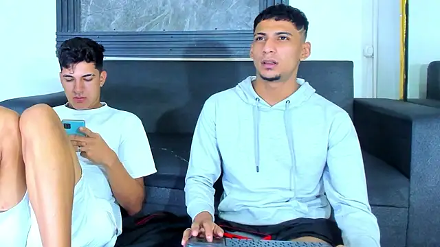 ALEX KEITH26 online show from February 18, 2026, 11:50 am