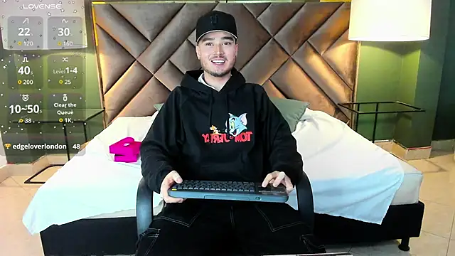 Salvattore Muller online show from February 16, 2026, 5:53 pm