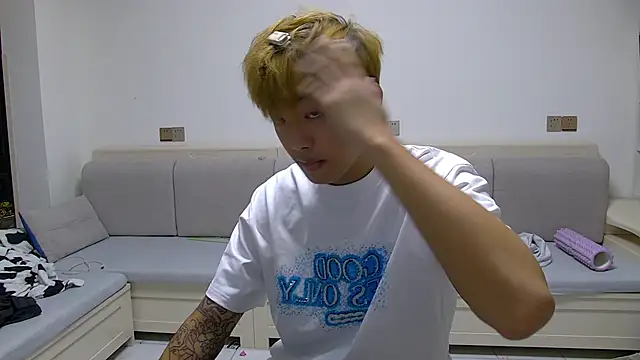 Chocolates-001 online show from March 21, 2026, 6:18 am