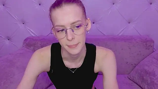 Snapshot of kittie_like18 chatting on February 14, 2026, 1:02 am kittie like18 online show from February 14, 2026, 1:02 am