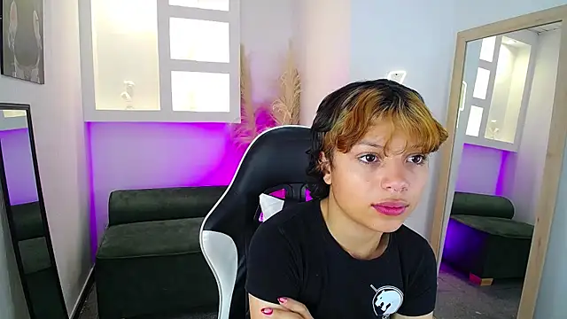 melodyy as online show from April 8, 2026, 12:38 pm