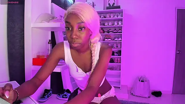 Amberprincess2 online show from February 27, 2026, 2:39 pm