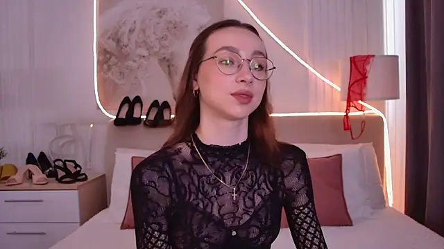 Emily Simon online show from July 3, 2026, 5:03 am