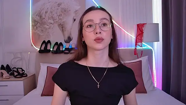 Emily Simon online show from July 4, 2026, 5:02 am
