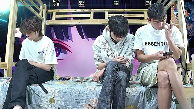 xiaohuangren01 online show from March 20, 2026, 11:31 pm