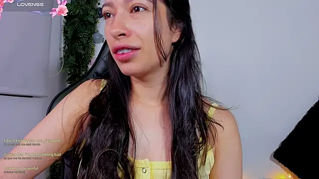 Noaah25  online show from April 4, 2026, 4:11 am