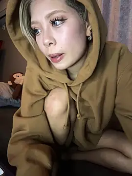 BADBITCHISAKI online show from March 10, 2026, 2:33 pm