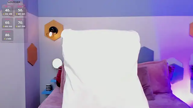 internett sweetheart online show from June 3, 2026, 11:24 am