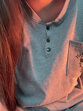 Donna9696 online show from February 4, 2026, 2:45 pm