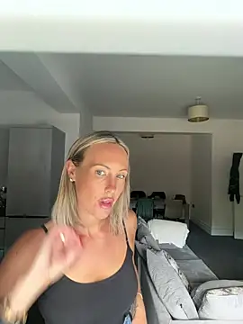 Daisyprin online show from July 4, 2026, 2:45 pm