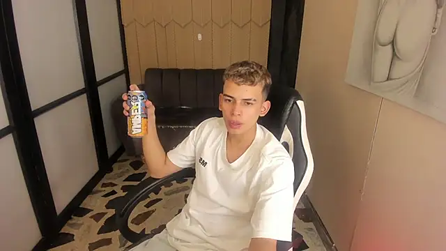 JuanSixx  online show from January 14, 2026, 8:14 pm