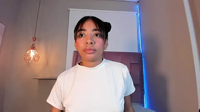 Scarlet Vixen  online show from April 4, 2026, 12:24 pm