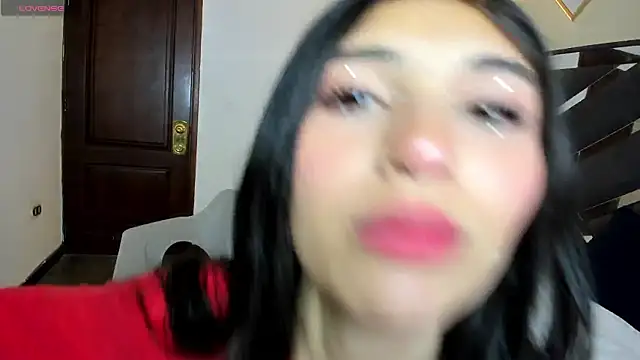 Snapshot of Ambarross_ chatting on February 3, 2026, 12:21 pm Ambarross online show from February 3, 2026, 12:21 pm