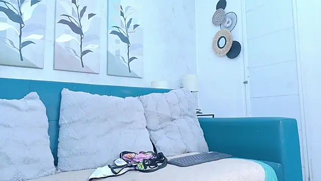 sofia laverde online show from April 17, 2026, 6:44 pm