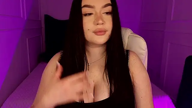 tinafox  online show from March 9, 2026, 8:07 am