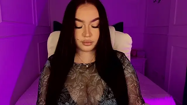 tinafox  online show from March 13, 2026, 8:10 am