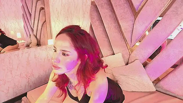 Snapshot of elodie_rouge chatting on January 16, 2026, 12:31 pm elodie rouge online show from January 16, 2026, 12:31 pm