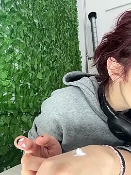 elodie rouge online show from March 25, 2026, 11:27 am