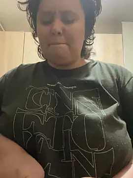 Snapshot of RavenEllieUniverse chatting on February 9, 2026, 4:27 am RavenEllieUniverse online show from February 9, 2026, 4:27 am