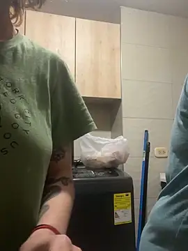 Snapshot of RavenEllieUniverse chatting on February 17, 2026, 1:46 am RavenEllieUniverse online show from February 17, 2026, 1:46 am