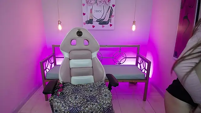 Snapshot of Ashley_benson_x chatting on March 3, 2026, 8:37 pm Ashley benson x online show from March 3, 2026, 8:37 pm